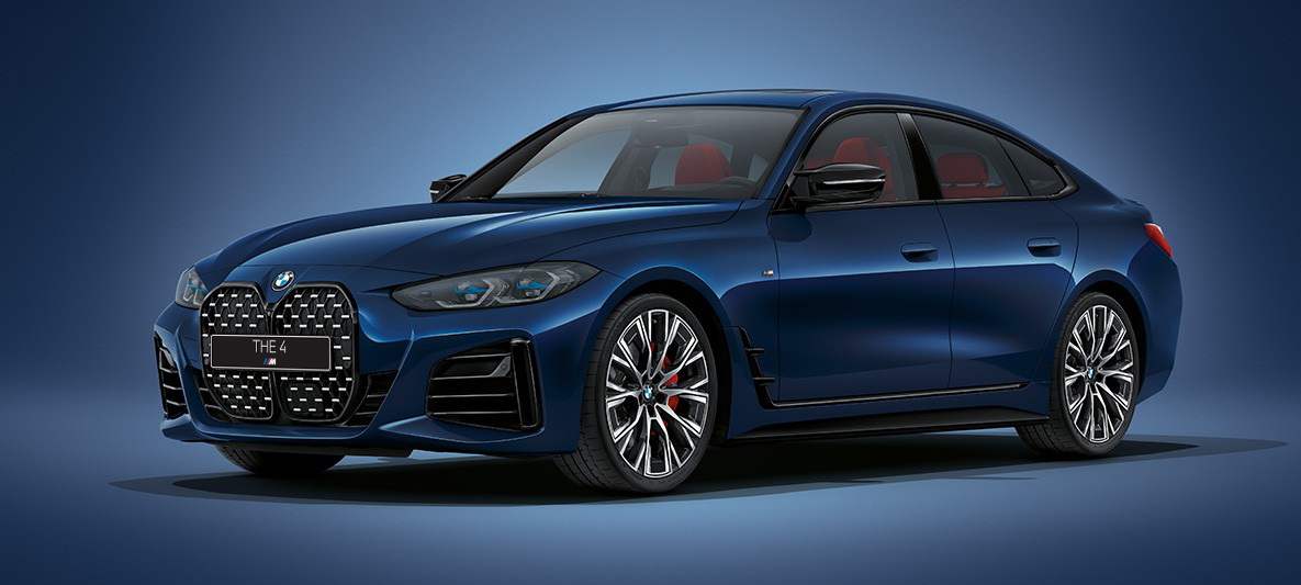 BMW 4 серии Gran Coupe G26 "BMW Individual Синий Танзанит металлик", вид спереди в три четверти в статике